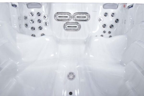 Amazonas_Riverjet_Swimspa_01-scaled_compressed-600x400