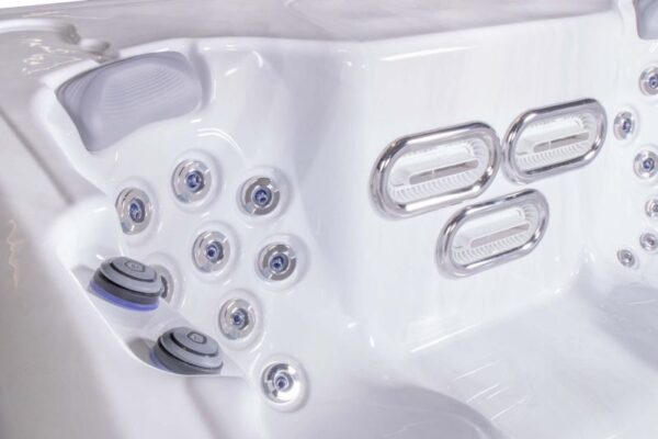 Amazonas_Riverjet_Swimspa_02-scaled_compressed-600x400