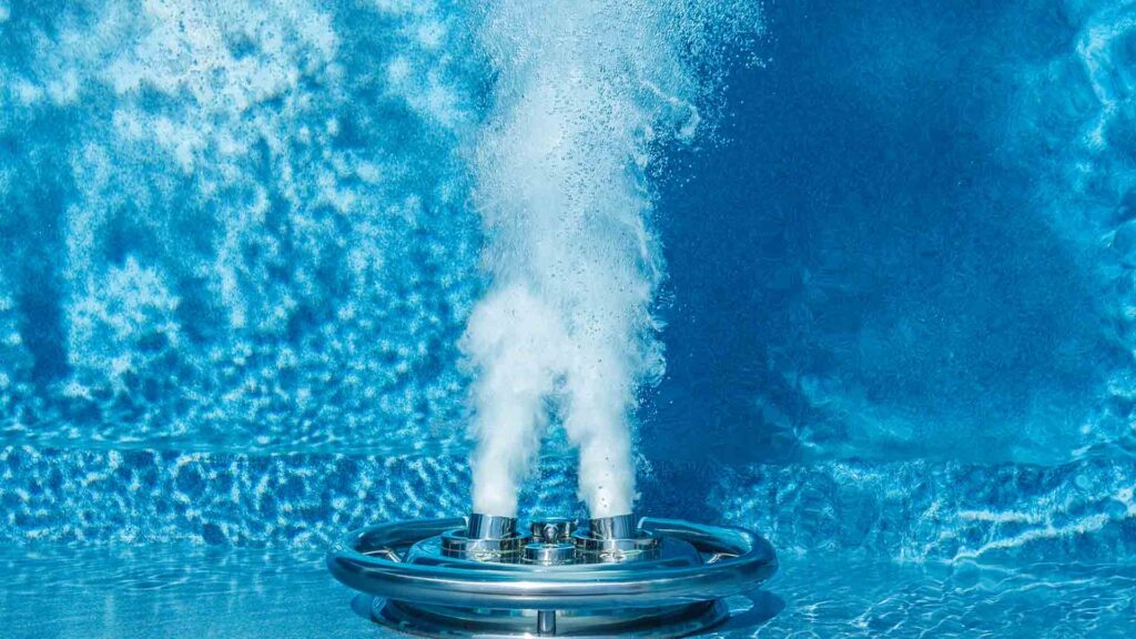 Nuoto controcorrente o vasca idromassaggio